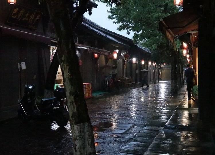 逃出华丽的房子